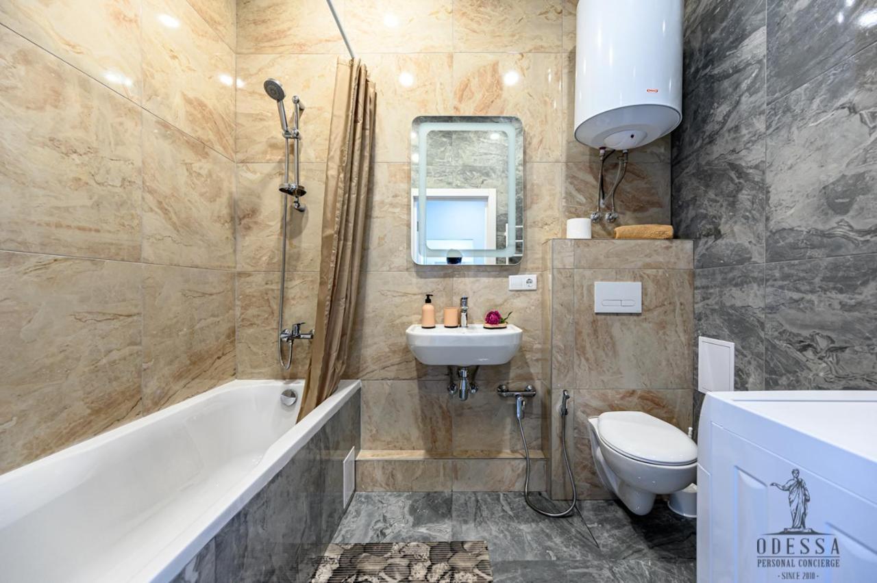 City Center New House Odessa Eksteriør bilde